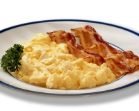 scarmbled-eggs-with-bacon